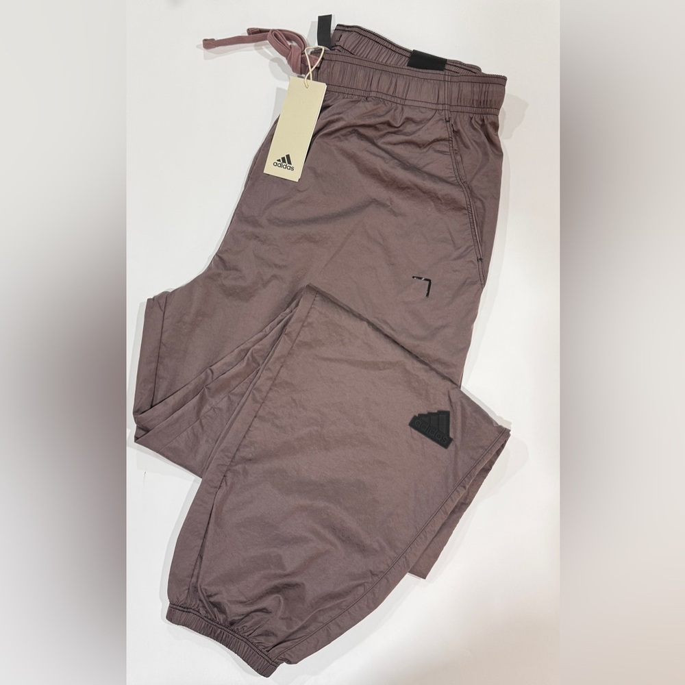 Adidas jogger pants loose fit size medium